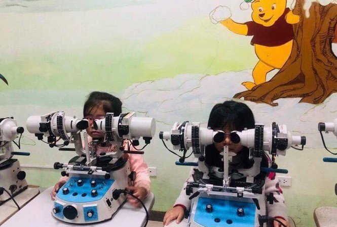 Phương pháp mới ngăn chặn cận thị tiến triển Phương pháp mới ngăn chặn cận thị tiến triển