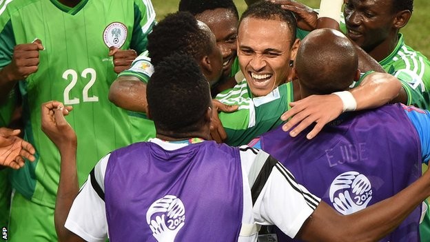 Nigeria – Bosina (1-0): Tiễn bạn lên đường Odemwingie được đồng đội chia vui