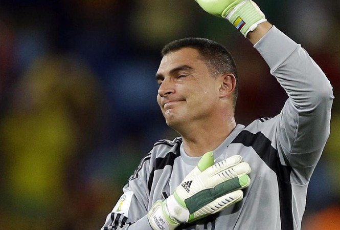Mondragon: 'Chống gậy' ra sân Mondragon: 'Chống gậy' ra sân