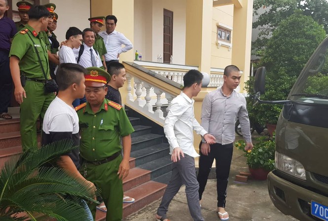 Bỏ chạy khi bị truy đuổi, đôi nam nữ đâm vào cột điện thương vong Vụ án sau 2 cấp tòa, nay trở lại điều tra từ đầu. Ảnh: Tân Châu