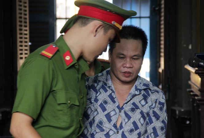 Người đàn ông kêu oan khi bị xử tử hình vì giết người, cướp của Nguyễn Văn Hiền tại phiên tòa phúc thẩm. Ảnh: Tân Châu