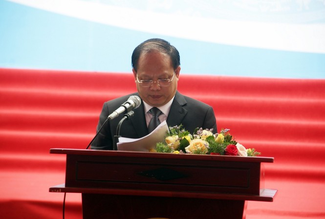Ông Tất Thành Cang kiêm thêm chức Trưởng ban Ông Tất Thành Cang tại hội nghị sáng nay 7/11. Ảnh: Tân Châu