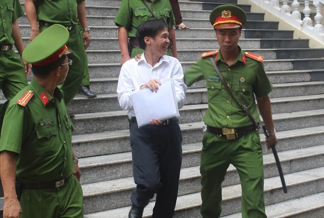 Hủy án vụ luật sư miền Tây 'chiếm đoạt' tiền của thân chủ Ông Kiển cho rằng mình là nạn nhân vì bị hình sự hóa.
