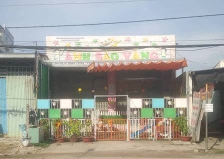Bảo mẫu đánh đập dã man rồi dùng kéo ‘dọa’ trẻ con Tòa án đang xử vụ bảo mẫu Trường mầm non A1nh Sao vàng hành hạ trẻ con.
