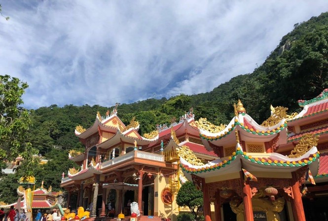 'Lễ vía Bà Linh Sơn Thánh Mẫu núi Bà Đen' là Di sản văn hóa phi vật thể quốc gia Linh Sơn Thánh Mẫu - Núi Bà Đen Tây Ninh.