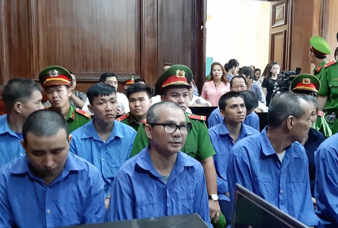 'Thương vụ' mua bán 379 bánh heroin, 55 kg ma túy đá: Tuyên 8 án tử hình Các bị cáo tại phiên tòa. Ảnh: Tân Châu