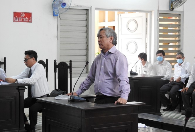 Đề nghị truy tố cựu Giám đốc Sở Y tế tỉnh Long An Lê Thanh Liêm Cựu Giám đốc Sở Y tế tỉnh Long An, ông Lê Thanh Liêm tại phiên tòa ngày 13/8.