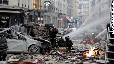 Không có nạn nhân Việt trong vụ nổ ở Paris Hiện trường vụ nổ. (Ảnh: CNN)