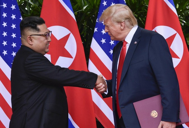 Vấn đề Triều Tiên có thể ảnh hưởng đến chuyện biển Đông Ông Kim Jong-un và ông Donald Trump tại cuộc gặp ở Singapore. (Ảnh: Getty Images)
