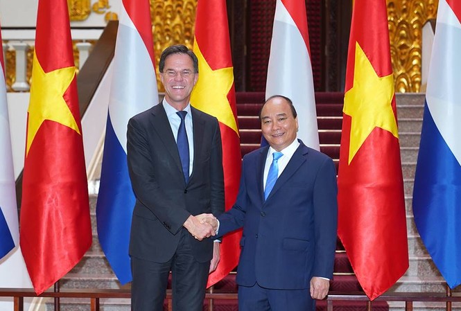 Thủ tướng Hà Lan Mark Rutte bắt đầu thăm chính thức Việt Nam Thủ tướng Nguyễn Xuân Phúc và Thủ tướng Hà Lan Mark Rutte. (Ảnh: Như Ý)