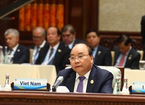 Việt Nam nhấn mạnh nền tảng cho kết nối, phát triển bền vững Thủ tướng Nguyễn Xuân Phúc phát biểu tại diễn đàn. (Ảnh: VGP)