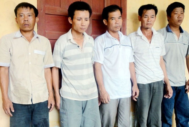 Xô xát ở Vũng Áng, bắt thêm 5 nghi can trộm cắp Các đối tượng tại cơ quan công an.
