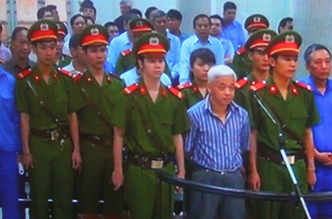 Ngày mai, xét xử bầu Kiên: Ông Trần Xuân Giá khó đến tòa Các bị cáo trong phiên xử ngày 16/4.