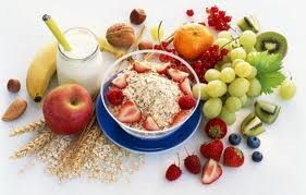 Không béo vẫn có thể bị rối loạn mỡ máu Người bệnh rối loạn mỡ máu nên ăn thực phẩm giàu chất xơ. Ảnh: MH