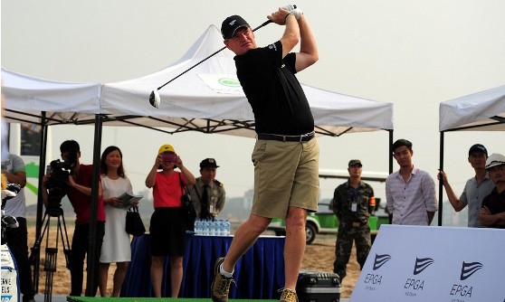 Huyền thoại Golf thế giới dạy chơi golf tại Khu đô thị Ecopark Huyền thoại Golf thế giới dạy chơi golf tại Khu đô thị Ecopark