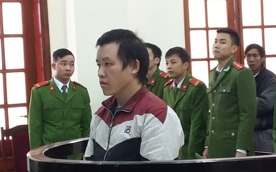 Đi tìm mua trâu bò 'tiện tay' buôn vài kg... thuốc phiện Lầu Bá Lềnh trước vành móng ngựa.