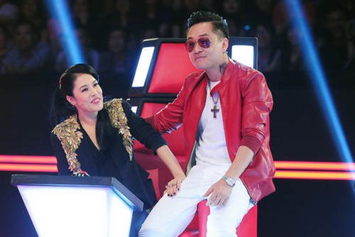 Tuấn Hưng 'cảnh cáo' Thu Phương vì 'đá xoáy' đàn em Cả hai từng rất thân thiết khi làm giám khảo The Voice.