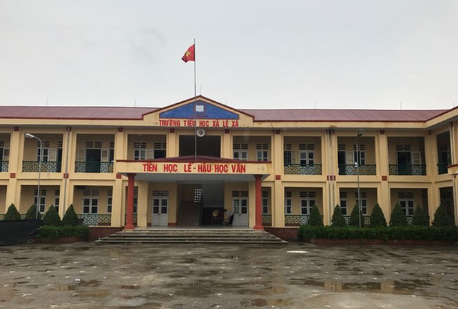 Mất chức hiệu trưởng vì thu tiền sai quy định gần 1 tỷ đồng Trường tiểu học Lệ Xá.