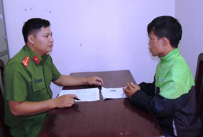 Bắt 4 đối tượng gây ra gần 50 vụ cướp giật, trộm cắp tài sản Đối tượng Định tại cơ quan điều tra (ảnh: Công an Hà Nam)
