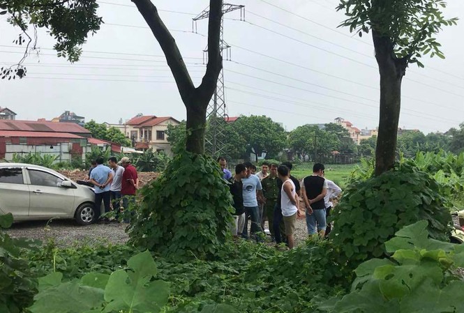 Phát hiện thi thể nam thanh niên tử vong cạnh chiếc xe máy Hiện trường vụ việc.