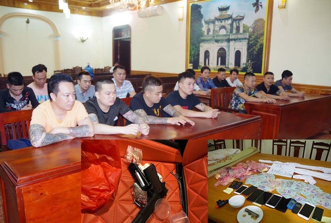 Bắt 15 đối tượng mang súng đang sát phạt nhau trên sới bạc Các đối tượng bị bắt giữ cùng tang vật. Ảnh: Công an Hưng Yên.