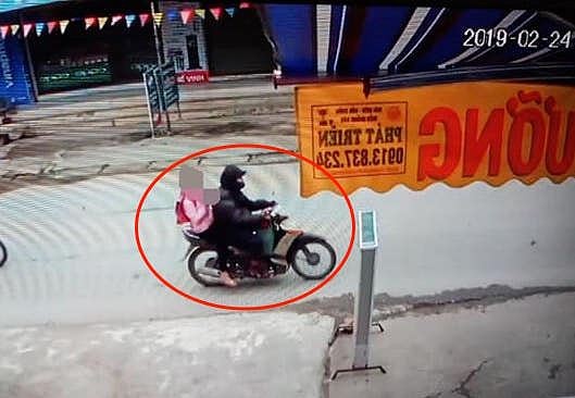 Hội Bảo vệ quyền trẻ em lên tiếng vụ bé gái 9 tuổi bị xâm hại Ảnh đối tượng Trình chở cháu Q ra bụi chuối hãm hại do cơ quan công an cung cấp.