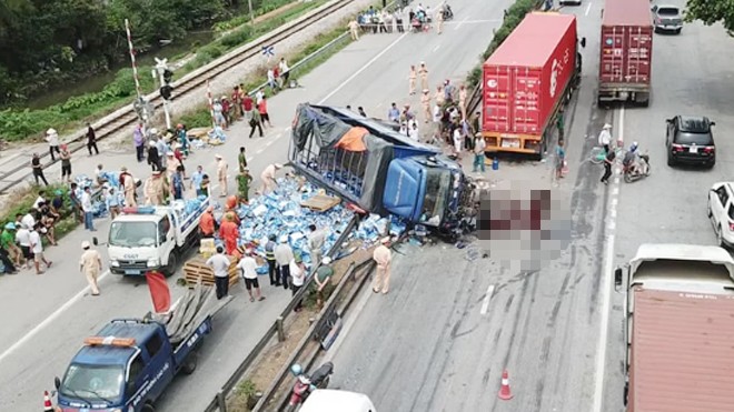 Khởi tố, tạm giam lái xe tải gây tai nạn 5 người chết ở Hải Dương Hiện trường vụ tai nạn.