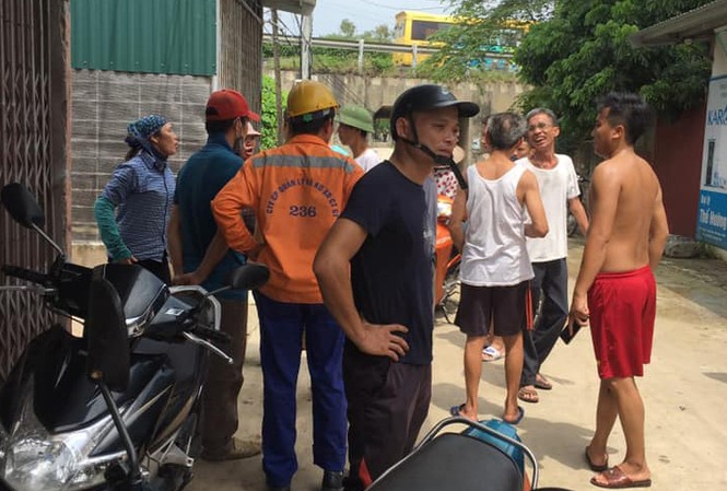 Thực hư vụ bé 7 tuổi bị người đàn ông vào tận nhà bế đi nghi bắt cóc trẻ em Người dân xã Đại Xuyên xôn xao sự việc.