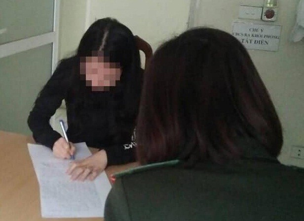 Phạt 12,5 triệu đồng người phụ nữ tung tin hàng trăm người trốn khỏi vùng dịch Người đăng tin sai sự thật về dịch bệnh bị mời lên cơ quan công an làm việc.