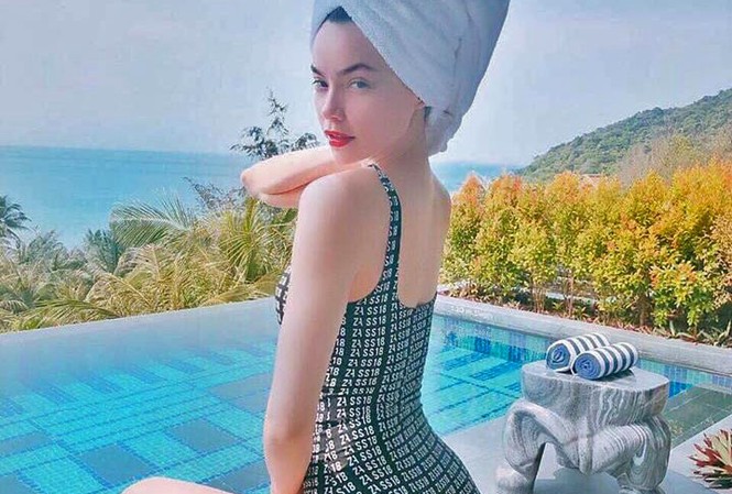 Hồ Ngọc Hà lại khoe vòng 3 khiến fan 'náo loạn' Hồ Ngọc Hà lại khoe vòng 3 khiến fan 'náo loạn'