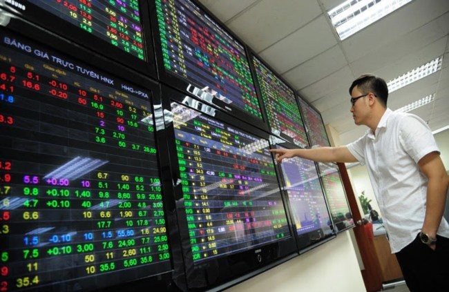 Chứng khoán đỏ rực, Ủy ban khuyên nhà đầu tư bình tĩnh Chứng khoán đỏ rực, Ủy ban khuyên nhà đầu tư bình tĩnh