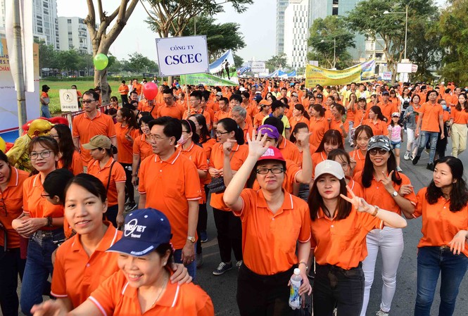 Đi bộ từ thiện Lawrence S.Ting: Hơn 3,1 tỷ đồng cho người nghèo Đi bộ từ thiện 2020