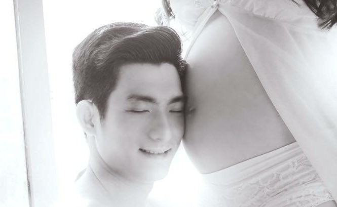 Phi Thanh Vân lên bàn mổ ngày cuối năm Chồng Phi Thanh Vân chia sẻ trạng thái lo lắng trước khi cô sinh một ngày.