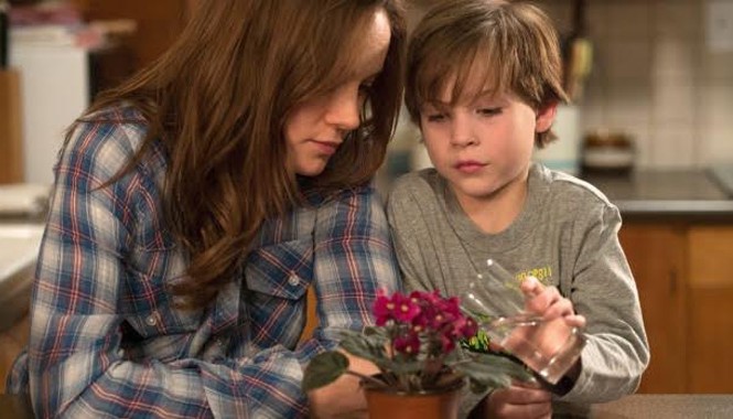 Mỹ nhân King Kong nhận thêm giải thưởng ở Canada Brie Larson và Jacob Tremblay trong phim "Căn phòng".