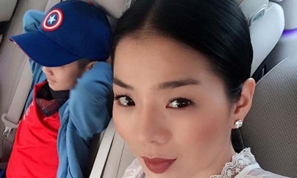 Tiết lộ mức học phí “khủng” của con trai Lệ Quyên Lệ Quyên và con trai.