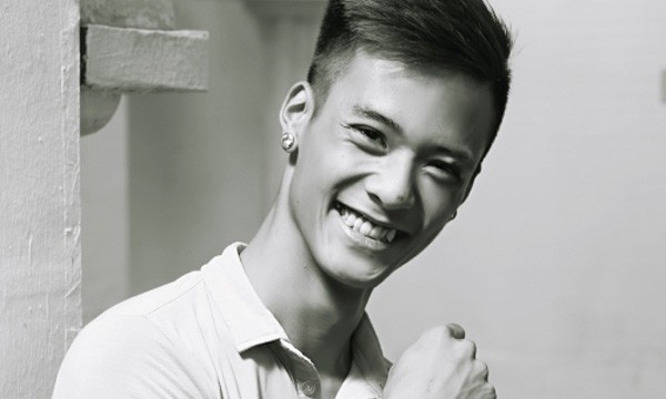 “Hiện tượng mạng” Đạt Cỏ đột ngột qua đời Đạt Cỏ nổi tiếng trên mạng xã hội nhờ sở hữu giọng hát hay như ca sĩ Tuấn Hưng.