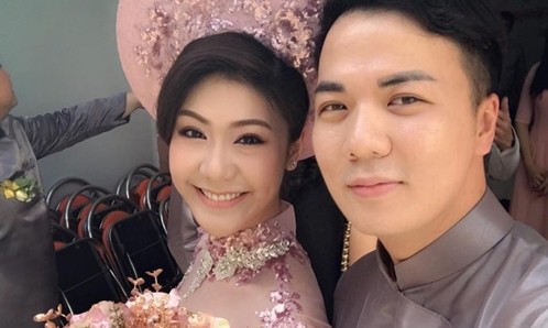 Bạn gái cũ của Trương Thế Vinh lên xe hoa Hình ảnh Huỳnh Lý Đông Phương trong lễ ăn hỏi.