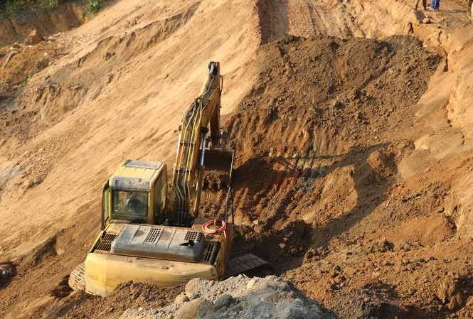 Mới nhất sự cố vỡ đập chứa chất thải quặng: Thu hồi giấy phép? Công tác khắc phục đang được các bên liên quan thực hiện khẩn trương.