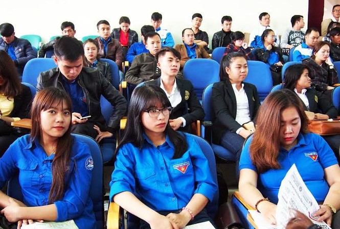 Lâm Đồng khởi động gói ngân sách hỗ trợ giới trẻ khởi nghiệp Đông đảo các bạn trẻ tham gia giao lưu.