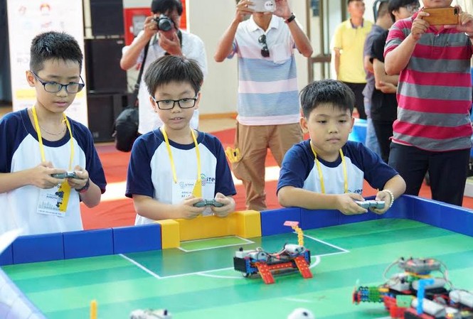 Chung kết cuộc thi Tài năng Rô-bốt TPHCM 2017 Các em học sinh thi tài tại vòng chung kết.