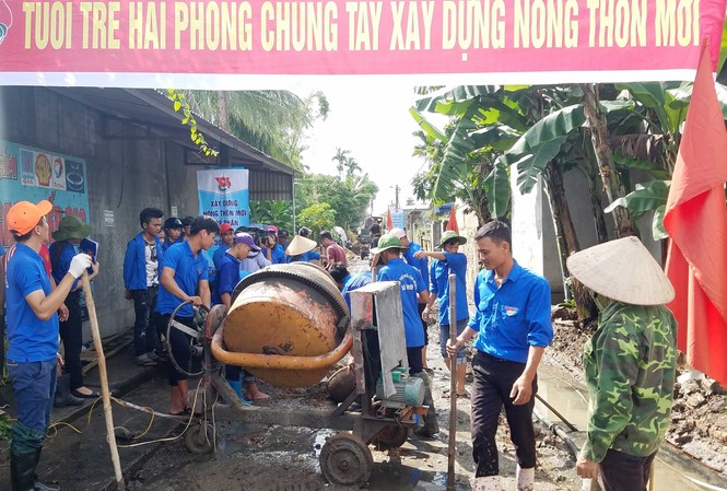 Tuổi trẻ Hải Phòng góp sức làm đường nông thôn mới Thành Đoàn Hải Phòng làm đường nông thôn mới cho người dân thôn Kinh Điền (xã Tân Viên, huyện An Lão)