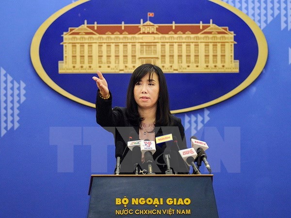 Việt Nam đề nghị Trung Quốc không tập trận ở cửa Vịnh Bắc Bộ Người Phát ngôn Bộ Ngoại giao Lê Thị Thu Hằng chủ trì buổi họp báo. (Ảnh: Dương Bình/TTXVN phát)