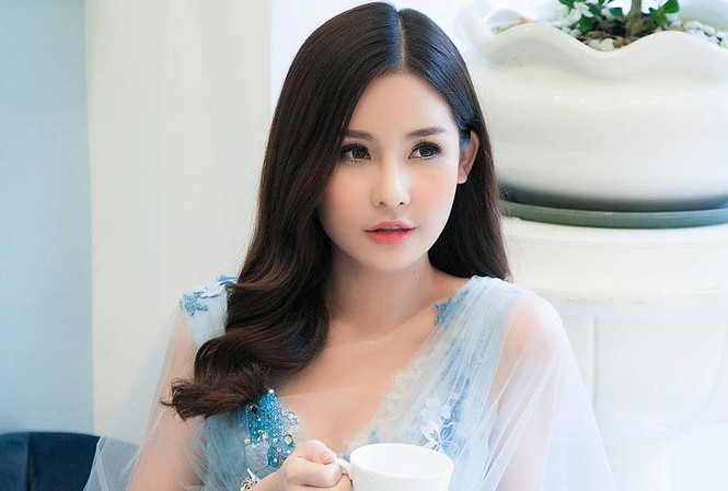 Nói Nguyễn Thị Thành không đủ can đảm tháo răng, Hoa hậu Đại dương xin lỗi Sau phát ngôn "gây bão", Lê Âu Ngân Anh gửi lời xin lỗi tới Nguyễn Thị Thành.