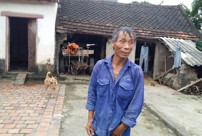 Bị công an xã phê xấu lý lịch, dân bị chặn đường xin việc Ông Nguyễn Văn Hùng.