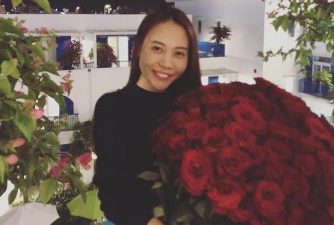 Nhận quà 8/3, Đàm Thu Trang vẫn 'trách móc' Cường Đô la Nhận quà 8/3, Đàm Thu Trang vẫn 'trách móc' Cường Đô la