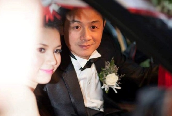 Vợ kém 14 tuổi nói lời yêu thương với MC Anh Tuấn sau 10 năm bên nhau Khoảnh khắc trong ngày cưới của MC Anh Tuấn và Lý Hồng Nhung.