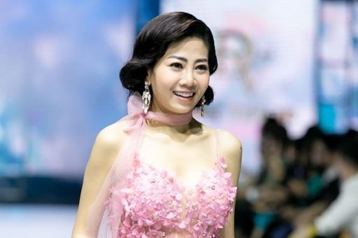 Showbiz 19/4: Mai Phương có dấu hiệu kháng thuốc Showbiz 19/4: Mai Phương có dấu hiệu kháng thuốc