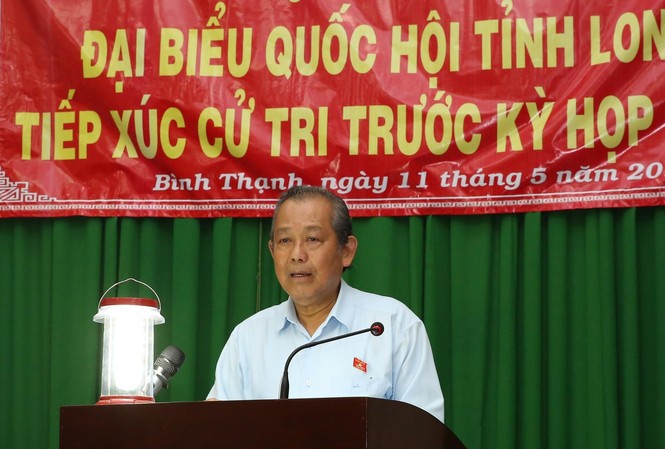 Công cuộc phòng, chống tham nhũng đang có bước tiến mạnh Phó Thủ tướng Thường trực Chính phủ Trương Hòa Bình phát biểu với cử tri. Ảnh: VGP/Mạnh Hùng