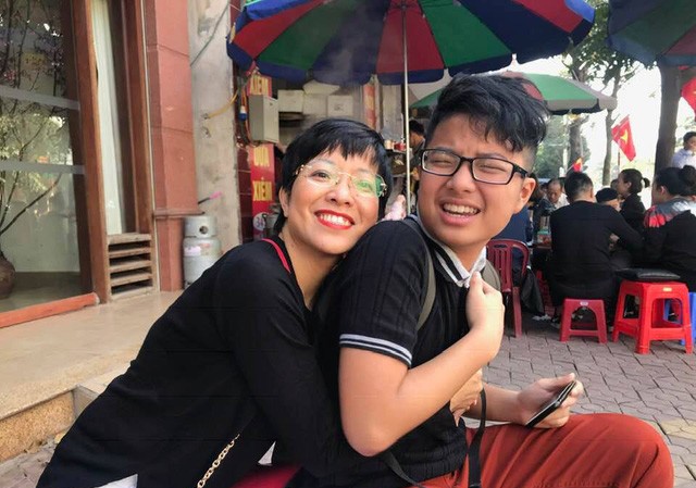 Showbiz 16/5: Phản ứng của MC Thảo Vân khi con trai thông báo điểm thi học kì Showbiz 16/5: Phản ứng của MC Thảo Vân khi con trai thông báo điểm thi học kì