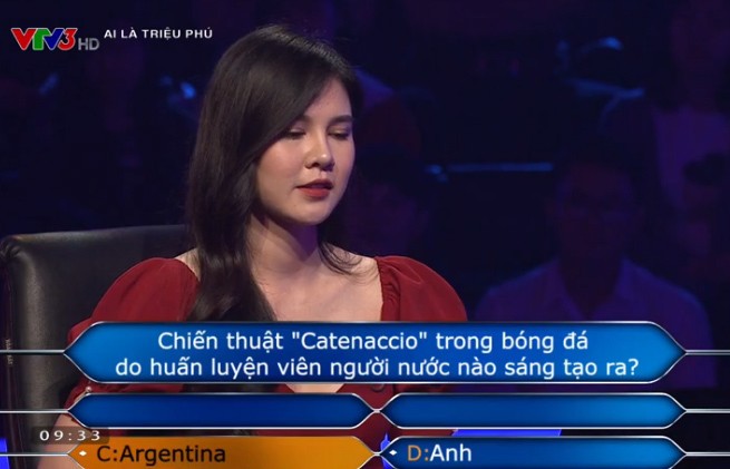 BTV theo sát HLV Park Hang Seo thi ‘Ai là triệu phú' gặp khó với câu về bóng đá Cần tới sự trợ giúp, BTV Thu Hoài mới vượt qua được câu hỏi liên quan tới lĩnh vực bóng đá.